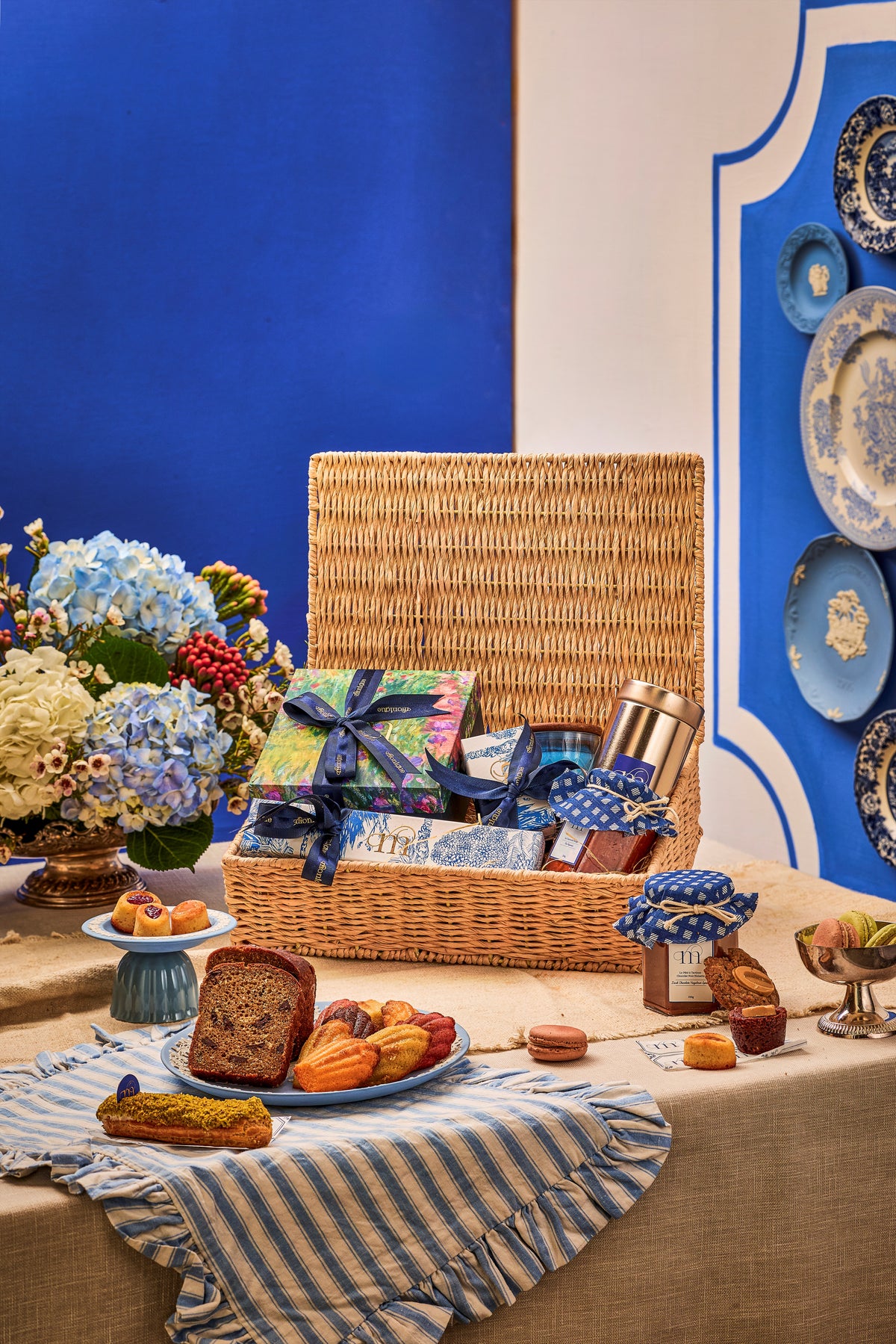 Beige Picnic Basket
